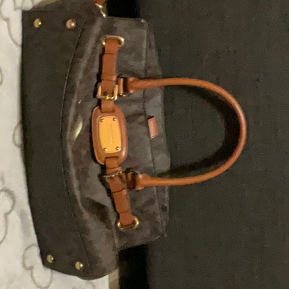 Michael Kors purse brown very good condition